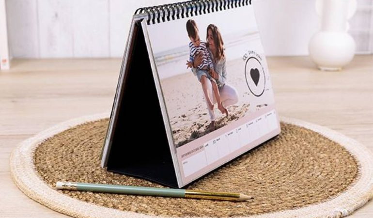 Comment Intégrer vos Souvenirs de Voyage dans un Calendrier Photo
